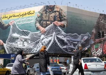 Estados Unidos rescata a un oficial de un avión de combate derribado en Irán, según Trump