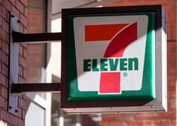 Prevé 7-Eleven cerrar 645 tiendas en EU y Canadá este año