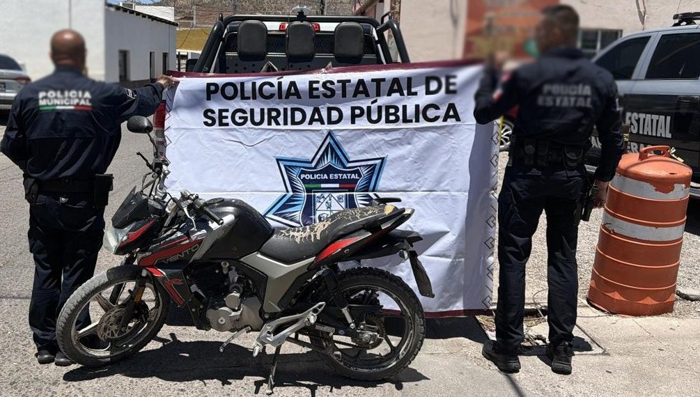 Recupera Policía Estatal moto robada y asegura narcótico en Magdalena