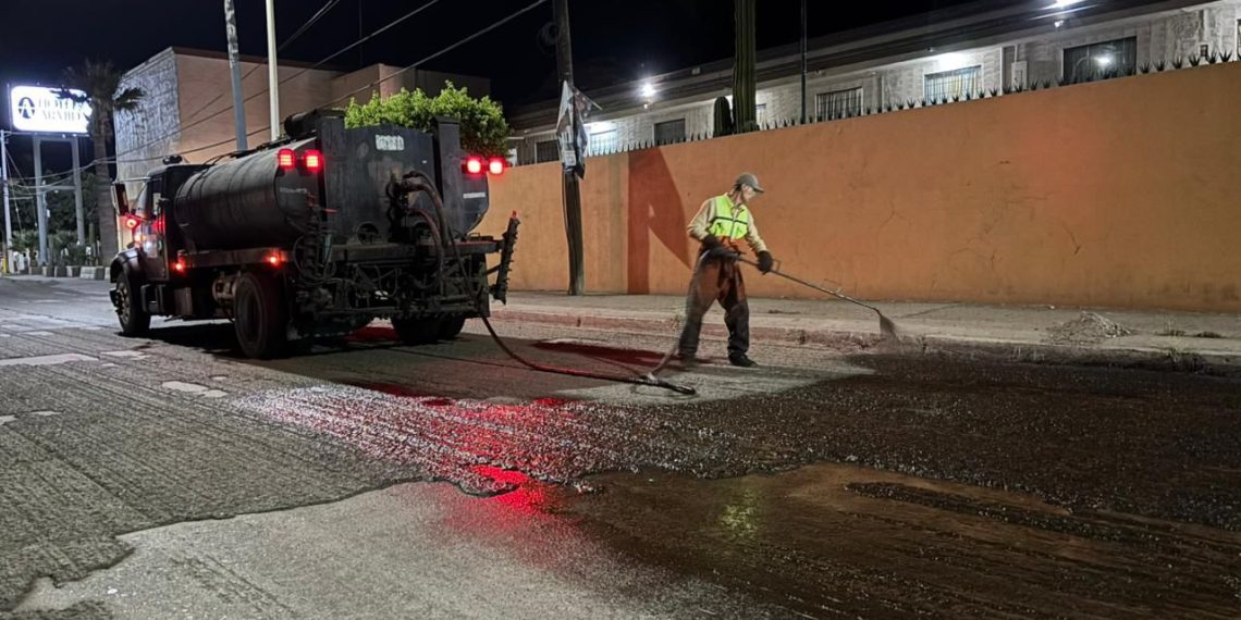 Avanza obra de rehabilitación en la Calzada en Guaymas; continúan trabajos de mejoramiento de la vialidad