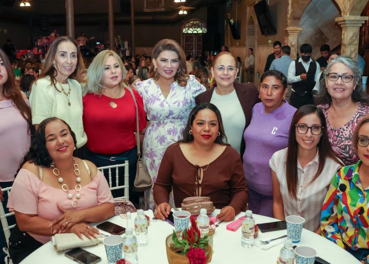 Celebra el Ayuntamiento de Guaymas a madres trabajadoras