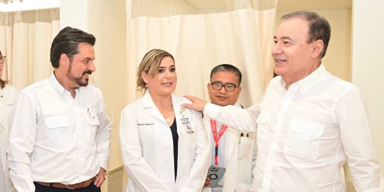 Gobernador Durazo impulsa capacitación a médicos con mil becas para fortalecer atención a la salud