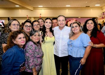 Gobernador Durazo reconoce a madres trabajadoras al servicio del Gobierno de Sonora