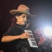 Julieta Venegas canta a las mujeres que viven el futbol