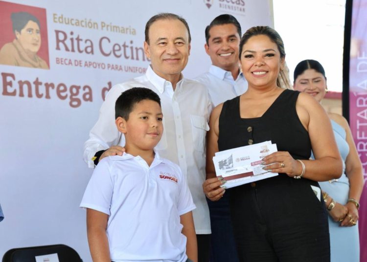 Arranca Gobernador Durazo entrega de becas Rita Cetina para alumnas y alumnos de primarias públicas