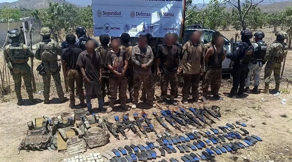 Repele Marina agresión y detiene a 13 armados en Sinaloa