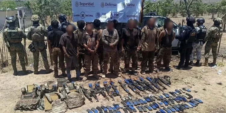 Repele Marina agresión y detiene a 13 armados en Sinaloa