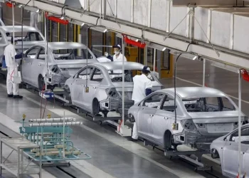Abre Trump puerta a plantas de autos chinos en EU