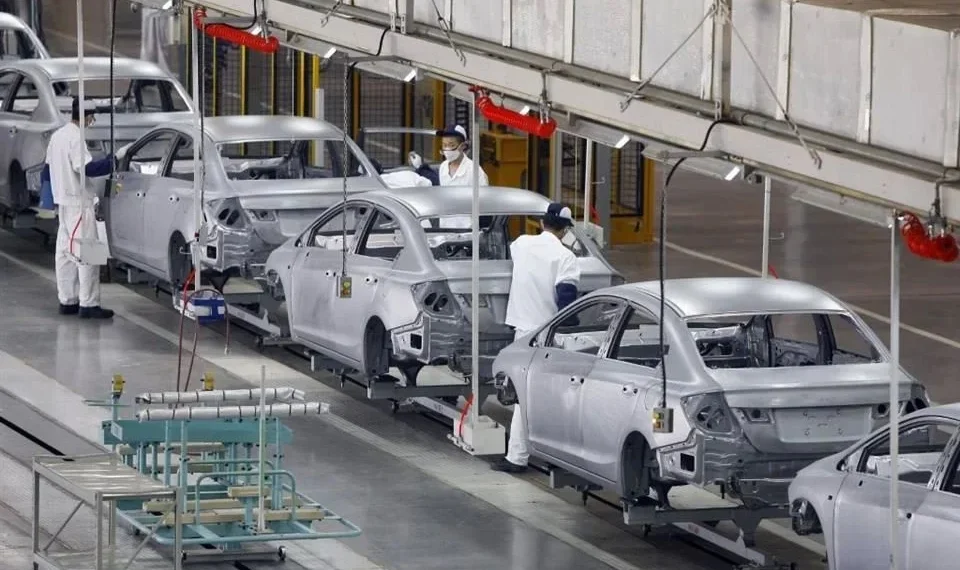Abre Trump puerta a plantas de autos chinos en EU