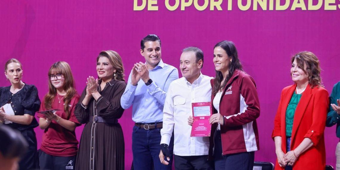 Gobernador Durazo beca a más de 600 atletas sonorenses y asegura su formación deportiva