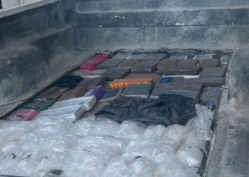 Guardia Nacional y Ejército Mexicano aseguran más de 102 kilos de droga y armamento en Sonora