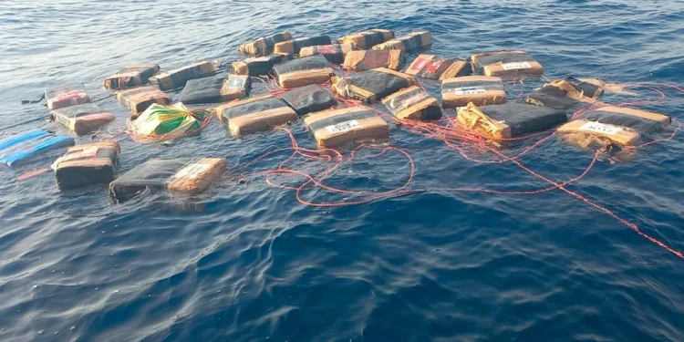 Semar asegura más de dos toneladas de cocaína en el Golfo de Tehuantepec
