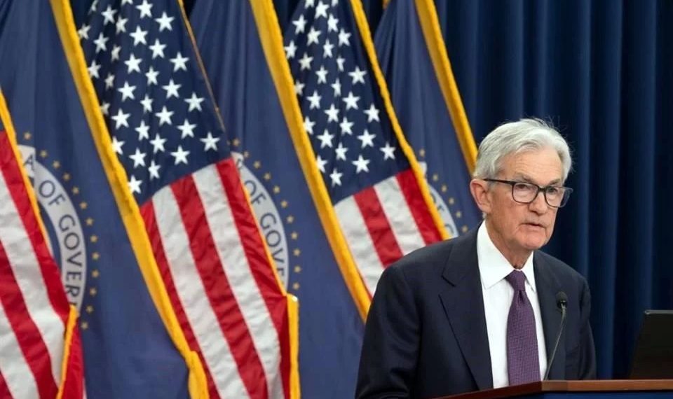 Nombra Fed a Jerome Powell presidente interino
