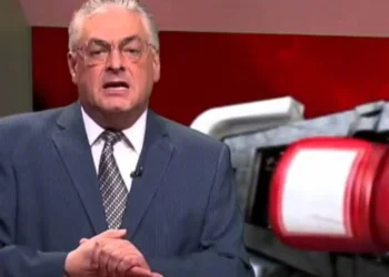 Muere Eduardo Lamazón, voz histórica del boxeo en México