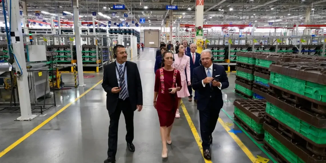 Encabeza Sheinbaum anuncio de inversión de General Motors por mil mdd para producir 80 mil autos anuales