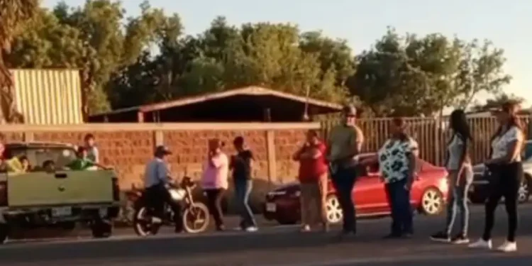 Toman carretera Etchojoa-Bacobampo