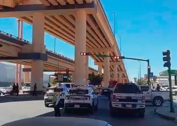 Muere hombre tras lanzarse de distribuidor vial en los bulevares Luis Encinas y Solidaridad