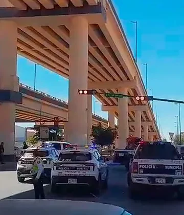 Muere hombre tras lanzarse de distribuidor vial en los bulevares Luis Encinas y Solidaridad