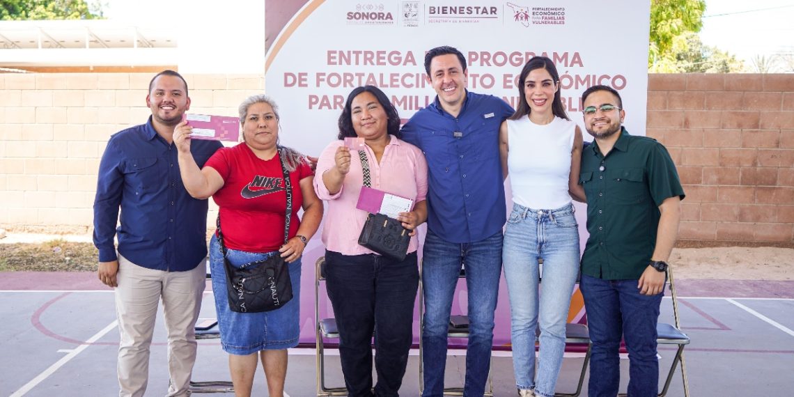 Gobierno de Sonora entrega apoyos de Fortalecimiento Económico a familias de Bahía de Kino