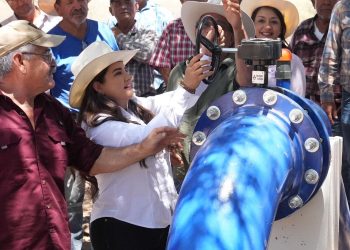 Cumple Gobernador Durazo compromiso de suministro de agua en el Molino de Camou: Celida López
