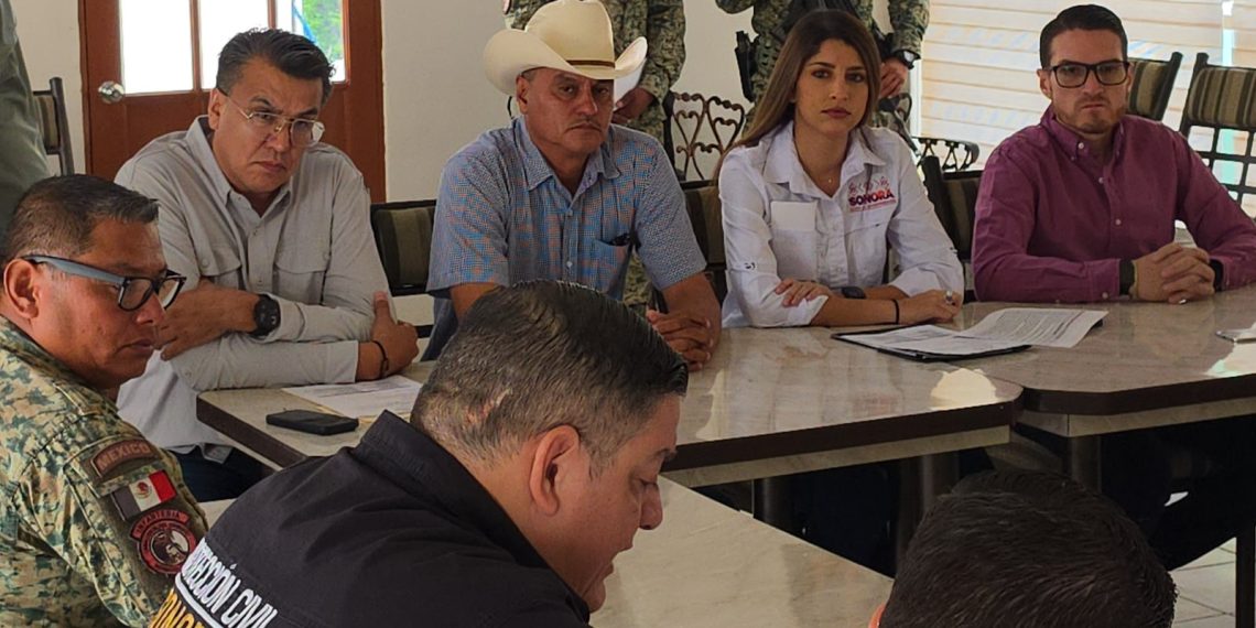 Ramón Flores participa en reunión de coordinación para atender incendio forestal en Arivechi y Sahuaripa