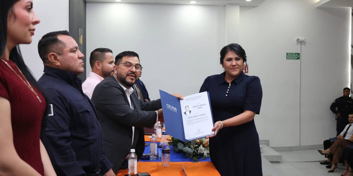 CEUNO, Campus Puerto Peñasco, celebra la titulación de nuevos profesionistas y firma de convenio con el H. Ayuntamiento