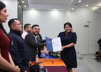CEUNO, Campus Puerto Peñasco, celebra la titulación de nuevos profesionistas y firma de convenio con el H. Ayuntamiento