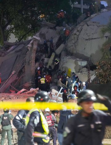 Dos fuertes terremotos sacuden Venezuela, provocando el derrumbe de edificios y viviendas en Caracas