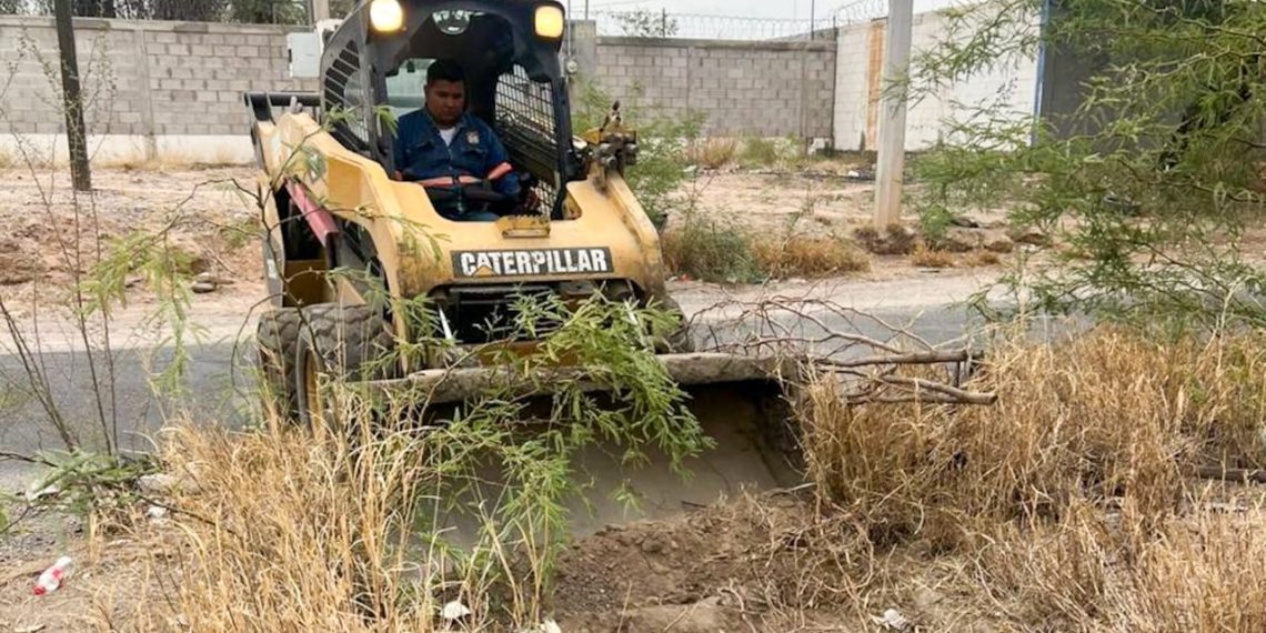 Avanza Gobierno Municipal con limpieza y desazolve de canales y arroyos en Hermosillo