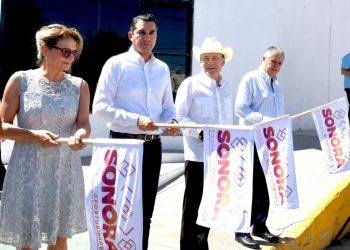 Gobernador Durazo arranca distribución de más de 3.3 millones de libros de texto en escuelas públicas