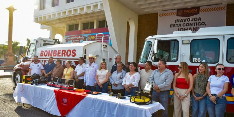 Bomberos de Navojoa reciben vehículos e instrumental de tecnología de alta gama única en el país