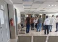 Trabajadores del Issste entregan pliego de peticiones a gobernador y mantienen protestas por mejoras al hospital