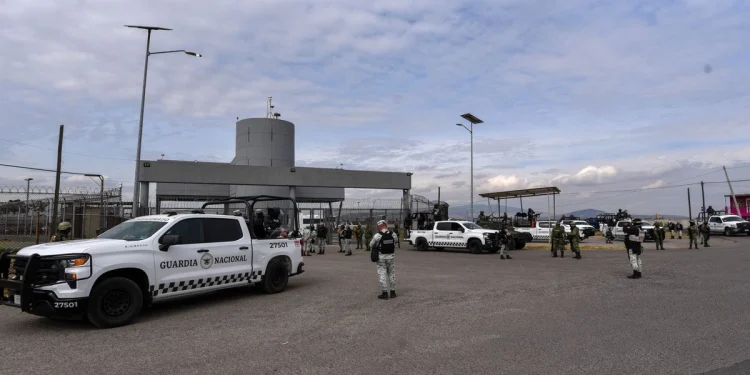 Niegan amparo al vicealmirante Roberto Farías Laguna contra proceso por ‘huachicol’