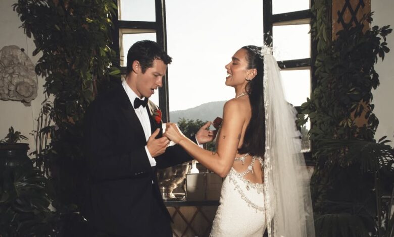 Dua Lipa comparte las primeras fotografías de su boda
