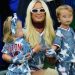 Paris Hilton se roba miradas en el Mundial 2026 con sus dos hijos