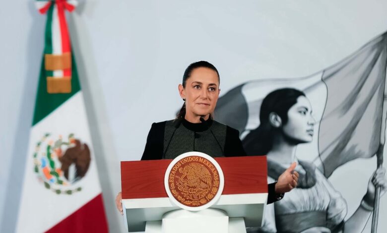 Sheinbaum va por regular uso de IA y redes sociales