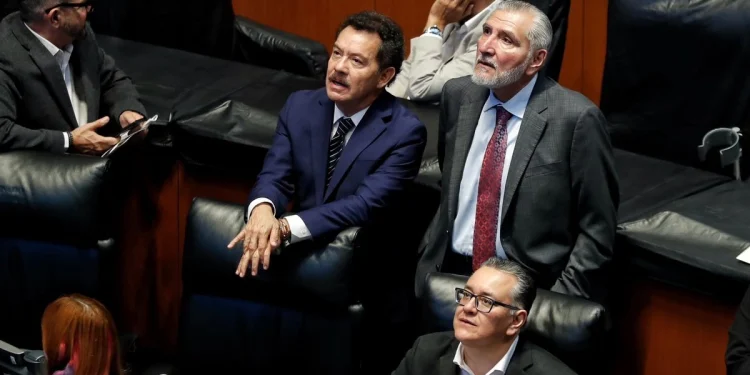 Adán Agusto López rechaza hablar sobre estatus de su visa estadunidense
