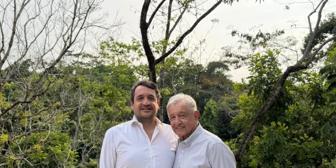 “Soy hijo de quienes lucharon por su pueblo”: Andy López Beltrán publica imagen junto a AMLO