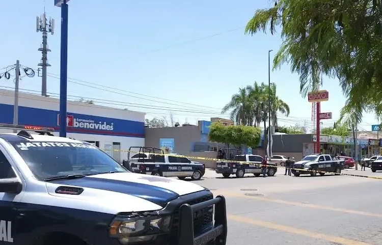 Balean a joven mujer frente al IMSS en Ciudad Obregón