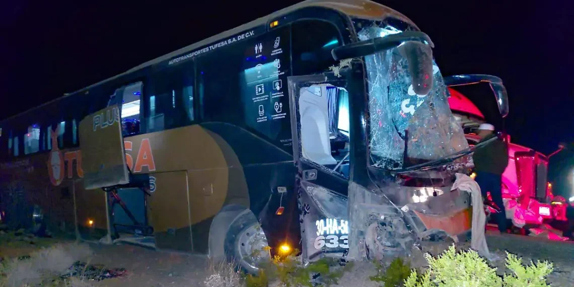 Camionazo en la carretera Sonoyta-San Luis deja ocho lesionados; tres de gravedad