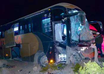 Camionazo en la carretera Sonoyta-San Luis deja ocho lesionados; tres de gravedad