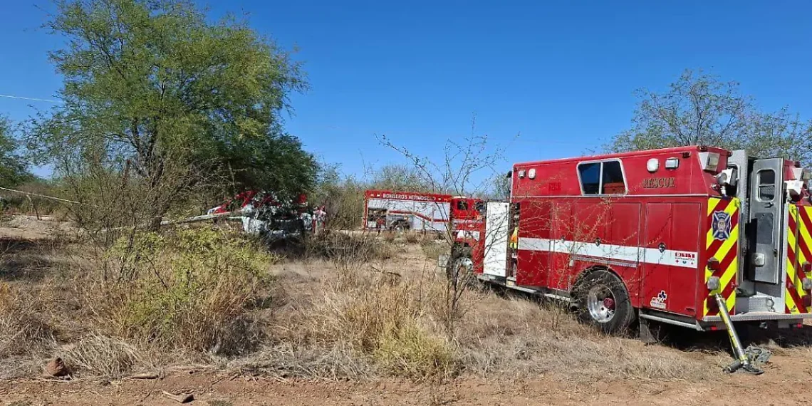 Mueren dos personas tras fuerte choque contra poste en la carretera Hermosillo-Ures