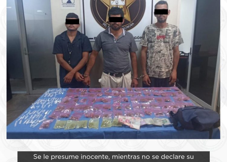 Detienen AMIC y DEFENSA a tres personas con narcótico en San Ignacio Río Muerto