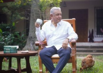 AMLO sale de su retiro para respaldar a Sheinbaum y denunciar “intervencionismo” de EU