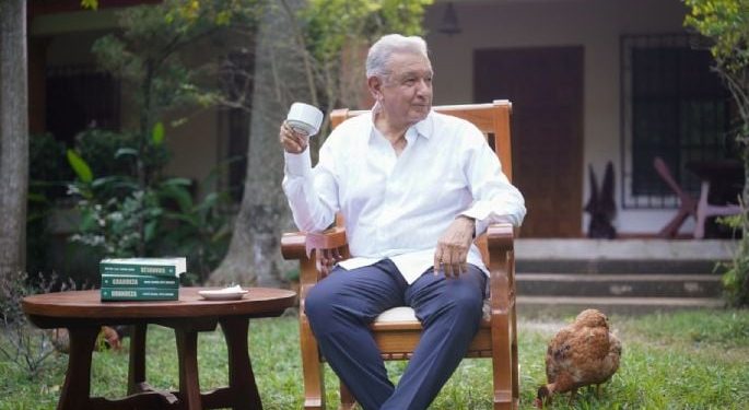 AMLO sale de su retiro para respaldar a Sheinbaum y denunciar “intervencionismo” de EU