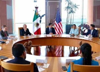 Revisan México y EU agenda migratoria