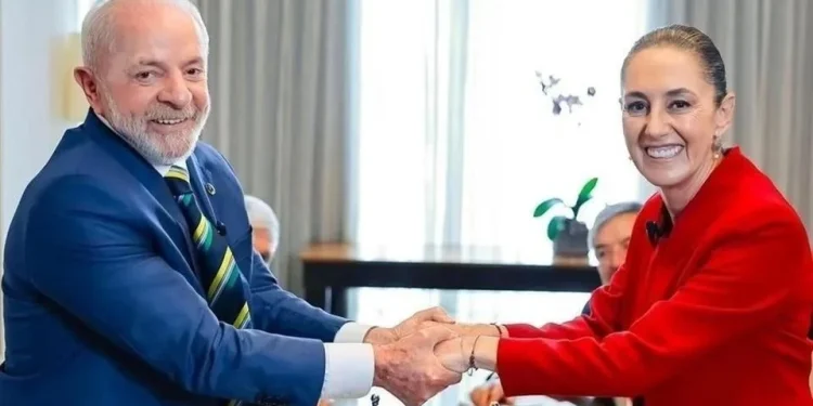 Descarta Sheinbaum viaje a Brasil; enviará a funcionarios de Pemex