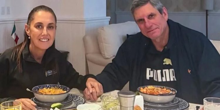 Festeja Sheinbaum cumpleaños con pozole en Palacio