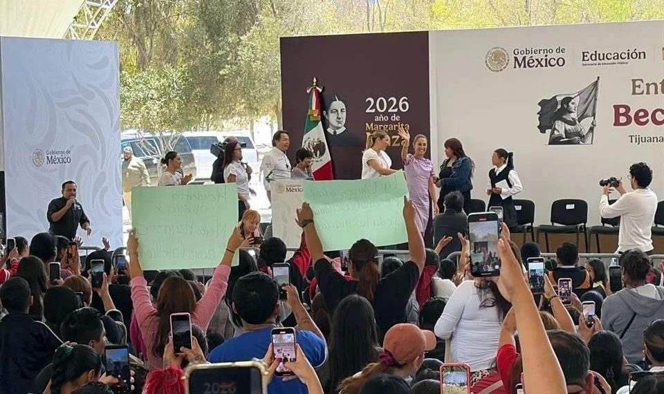 Defiende Sheinbaum orgullo nacional desde frontera