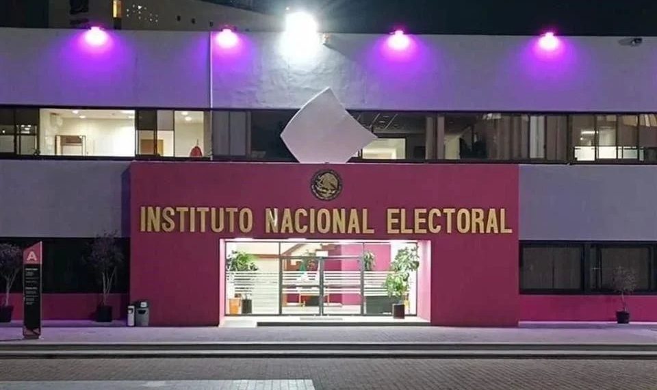 Aplica INE examen presencial, tras fallas a distancia